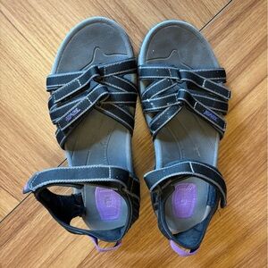 Teva Women's Tirra sandals in black and gray size 8